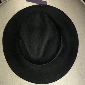 Black sun hat